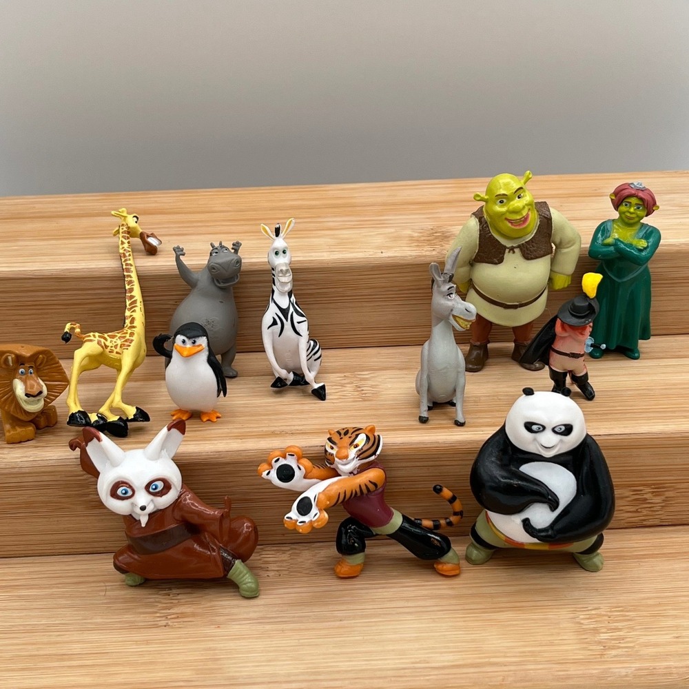 DreamWorks Figure Lot Shrek Madagascar Kung Fu Panda 12pc PVC Miniatures